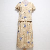 ベージュくちなしと小箱カットソー上下