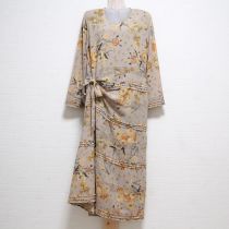 ベージュアネモネとカーネーションワンピース