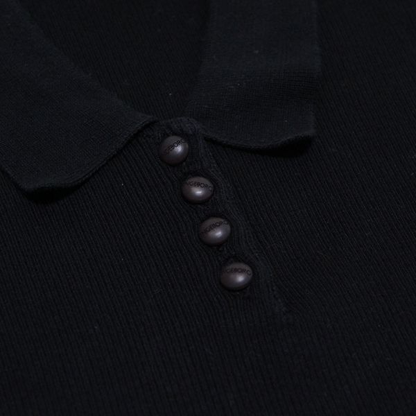 黒ニットポロシャツ