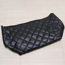 黒カメリアキルティングショルダーバッグ
