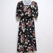 黒チューリップと薔薇ブーケワンピース