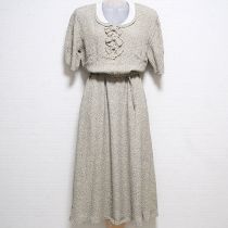 ベージュリボン使い小花ワンピース