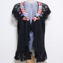 黒花モチーフニットジレ