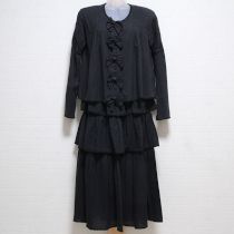 黒リボン付きエンブロイダリーブラウス&段々スカート