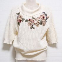 生成花モチーフタートルセーター