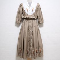 ベージュ鈴蘭刺繍パッチワークヨークワンピース