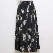 黒ゆり柄ポリプリーツスカート