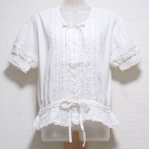 白刺繍入りピコフリルペプラムブラウス