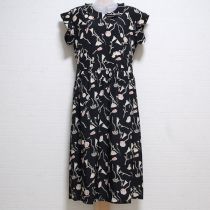 黒花柄ポリワンピース
