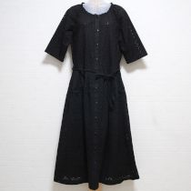 黒エンブロイダリーワンピース