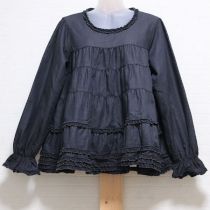 黒フリル使い段々切替えブラウス