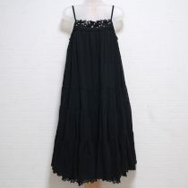 黒モチーフ付きレイヤー風ワンピース