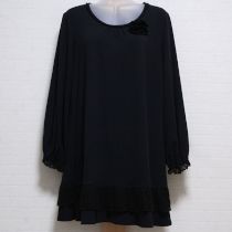 黒ニットフリルカットソーチュニックコサージュ付き【9号】