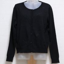 黒ランダムロゴ刺繍ニットカーディガン