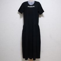 黒ロゴカットソーワンピース