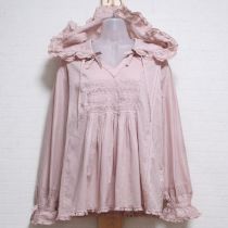 ピンク倒しタックフード付きローンブラウス