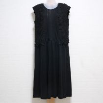 黒フラワーレース使いカットソーワンピース