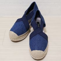 青カメリア刺繍デニムサンダル