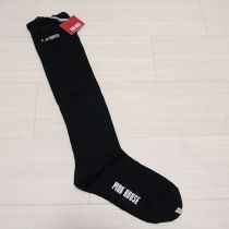黒ロゴ入りハイソックス