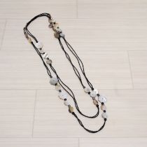 黒系花モチーフロングネックレス