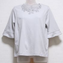 グレー刺繍モチーフカットソー【3(9号)】