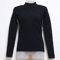 黒リブハイネックセーター
