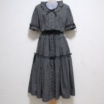 黒リボン使いドットワンピース