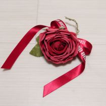 赤薔薇リボンコサージュ