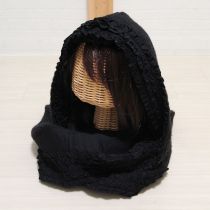 黒ローン使いフード付きマフラー
