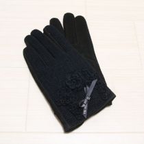 黒ニット使いスウェード手袋