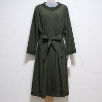 カーキフリル使いストレッチワンピース