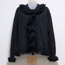 黒フリルオーバーブラウス