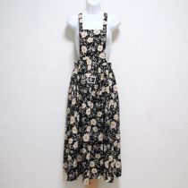 黒マーガレットとかすみ草プリントエプロンスカート