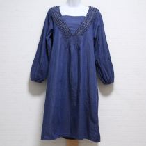 紺フリル使いワンピース