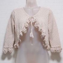 ベージュ花モチーフ綿ニットボレロ