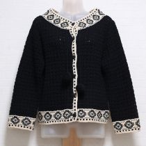 黒模様編み使いカーディガン