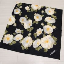黒薔薇柄ストール