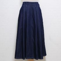 紺ソフトデニムタックスカート