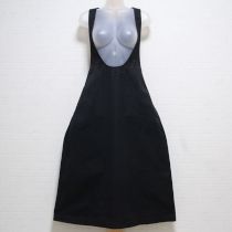 黒ロゴ刺繍ジャンパースカート