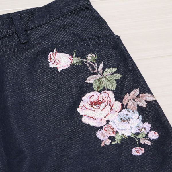 紺薔薇刺繍デニムスカート【LL】 - ピンクハウス通販｜リサイクル