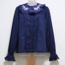 紺パンジー刺繍ティペット付きローンブラウス