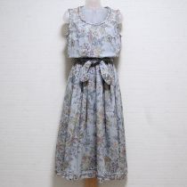 ブルーグレーボタニカルワンピースサッシュ付き