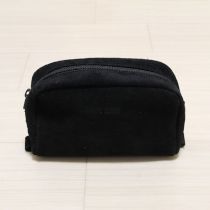黒ロゴ入りスウェードポーチ
