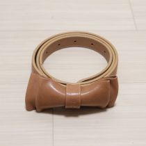 ベージュリボンモチーフベルト