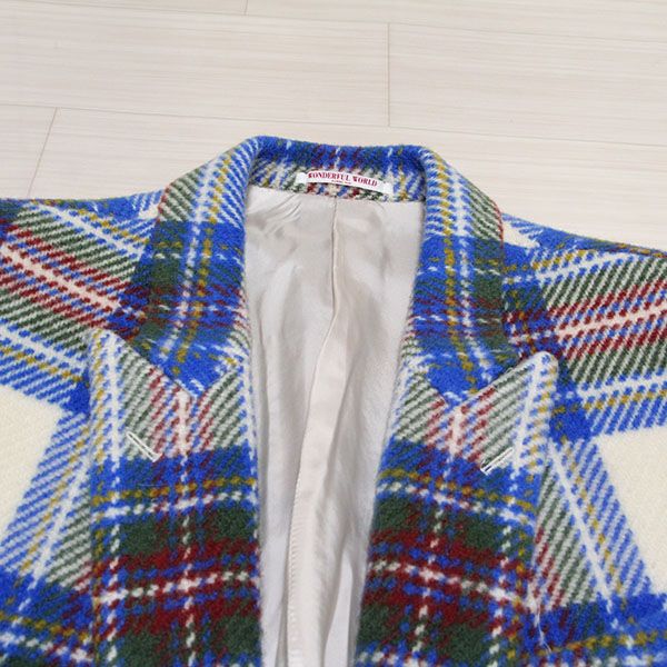 ブルー系テリア刺繍ジャケット&チェックキルトスカート