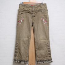 カーキ系苺刺繍パンツ【M】