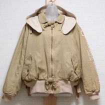 ベージュワッペン付きゼッケンブルゾン