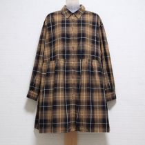 ベージュ×黒タータンチェックロゴ刺繍チュニックブラウス