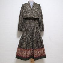 カーキ小花プリントワンピース