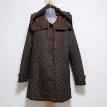 こげ茶茶フード付きキルティングコート